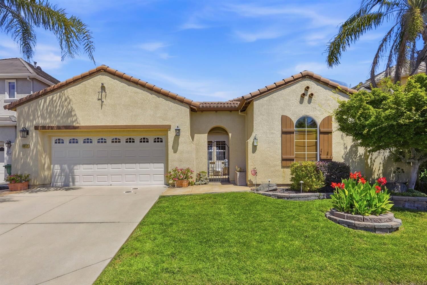 Property Photo:  6817 Vilamoura Way  CA 95757 