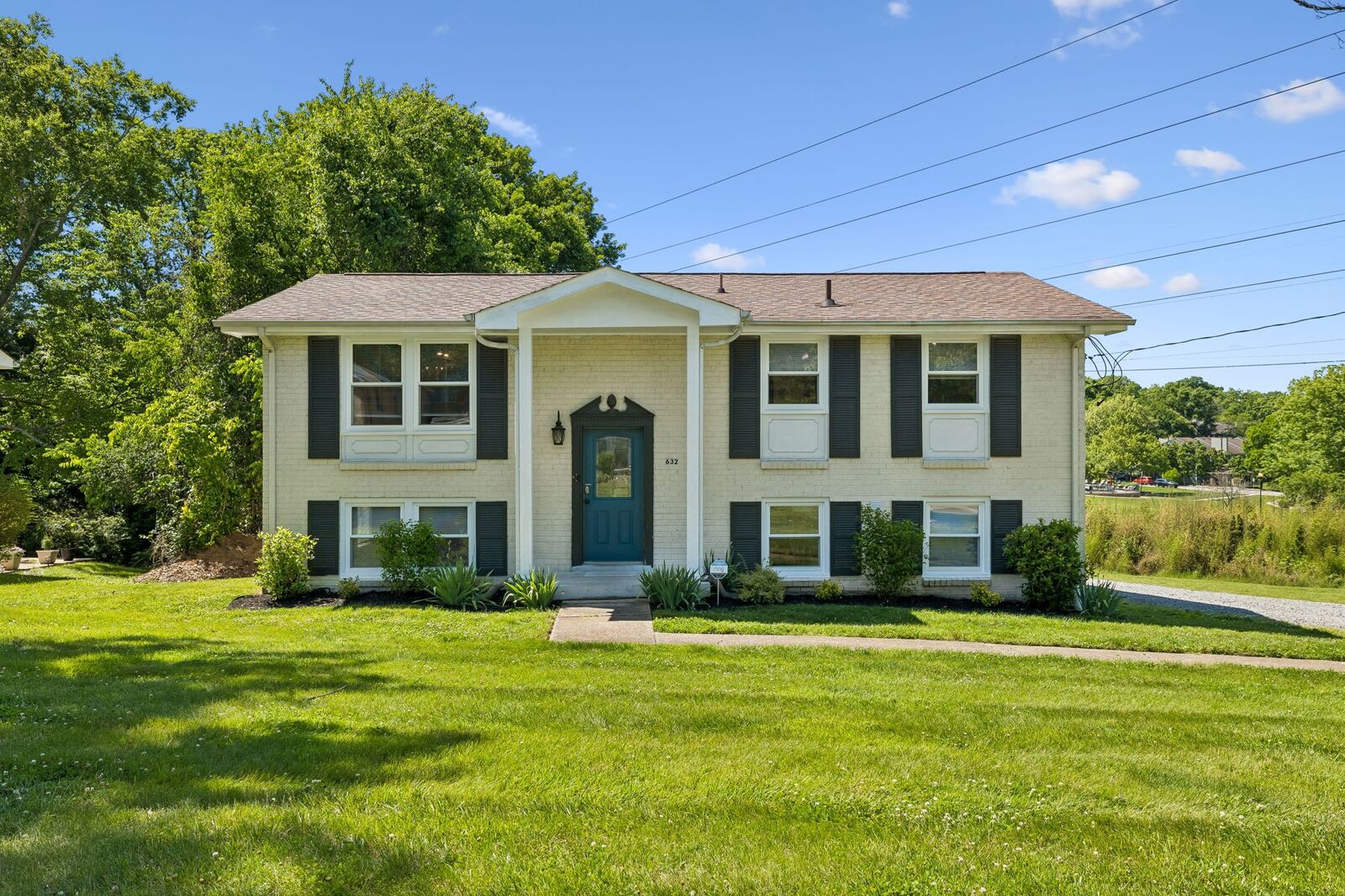 Property Photo:  632 Larchwood Dr  TN 37214 