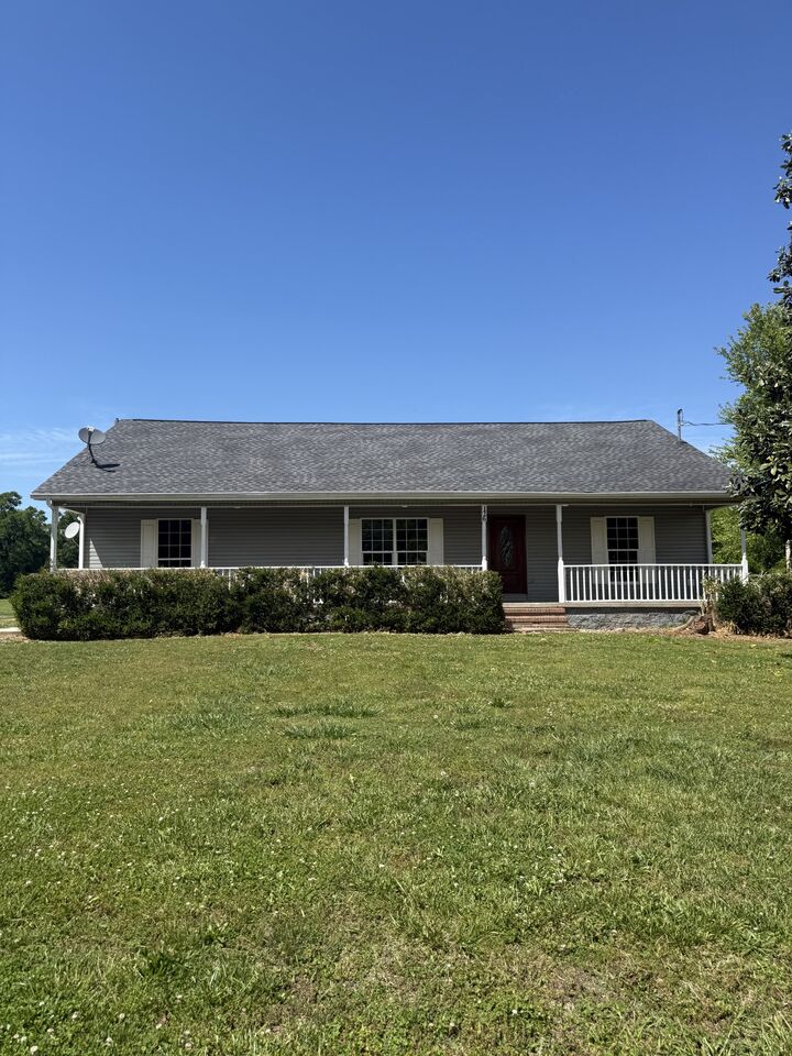 Property Photo:  126 Simmons Ln  TN 37160 