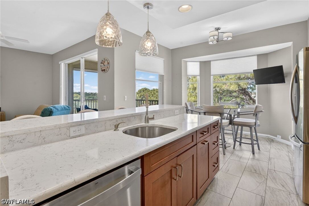 Property Photo:  9350 Highland Woods Boulevard 4401  FL 34135 