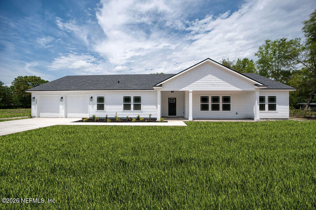 Property Photo:  20 Yucca Street  FL 32068 