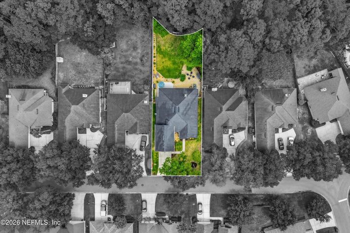 Property Photo: 808 Cumberland Court W FL 32259
