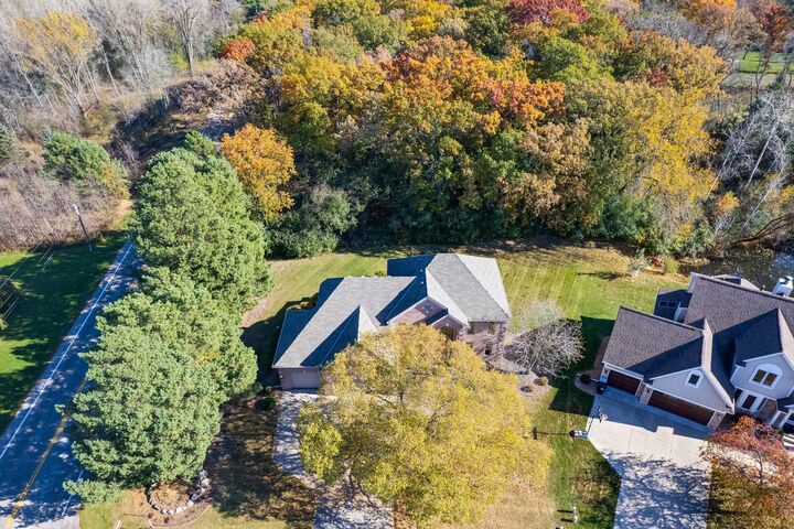 Property Photo:  5754 Pond Drive  MN 55126 