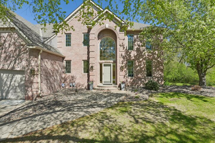 Property Photo:  5754 Pond Drive  MN 55126 