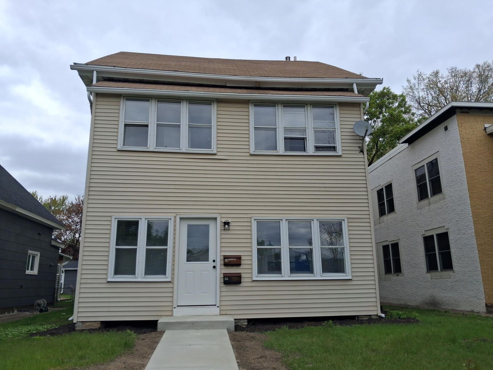 Property Photo:  1611 Carroll Avenue  MN 55104 