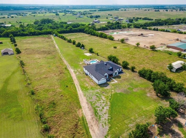 Property Photo:  997 Ovilla Road  TX 75167 
