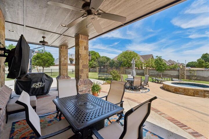 Property Photo: 15708 Laguna Drive OK 73013
