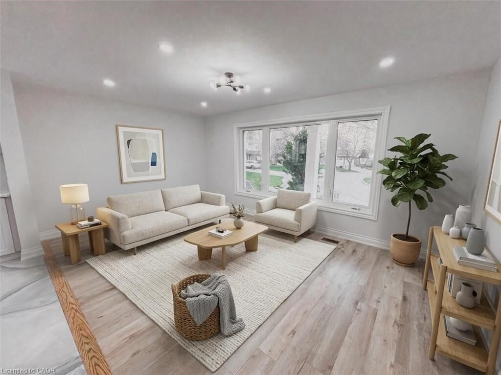 Property Photo:  15 Westchester Place Upper  ON N2B 3M6 