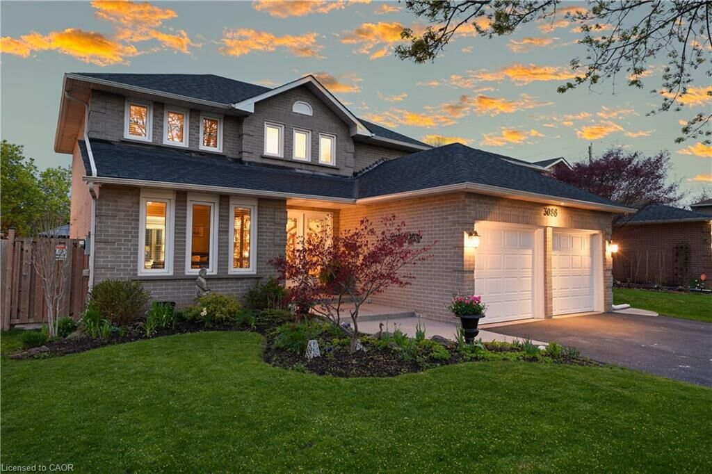 Property Photo:  3086 Swansea Drive  ON L6L 6H6 