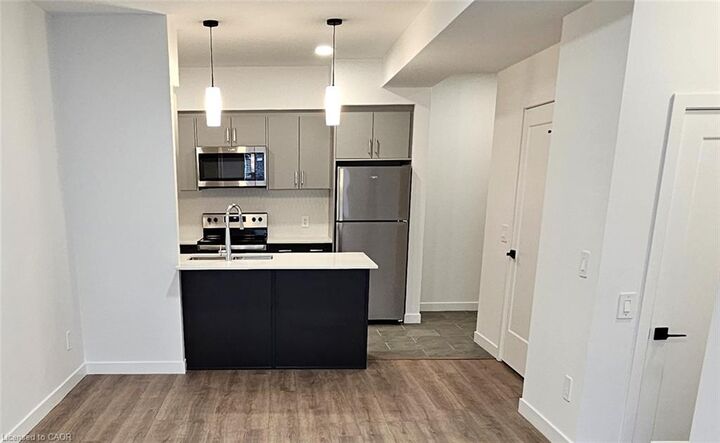 Property Photo:  31 Mill Street 1  ON N2G 0G6 