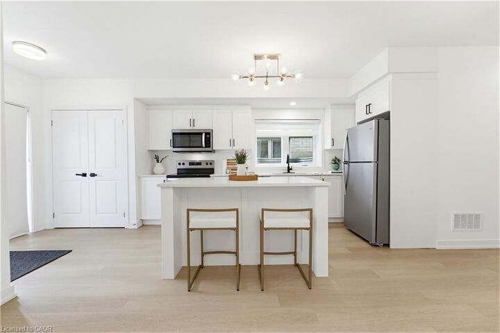 Property Photo:  205 West Oak Trail 42  ON N2R 0R9 