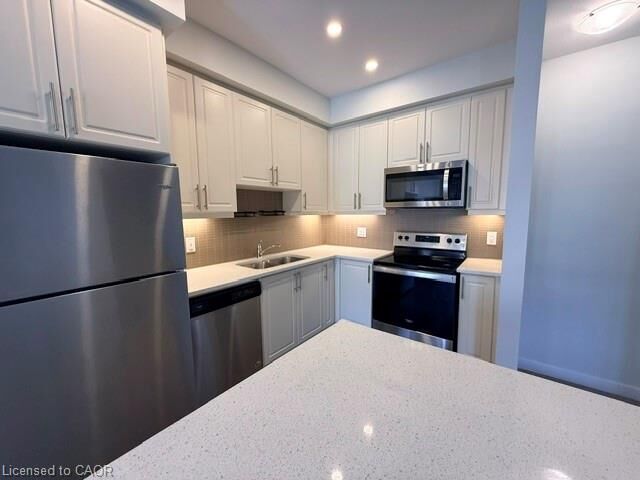 Property Photo:  590 North Service Road 75  ON L8E 0K5 