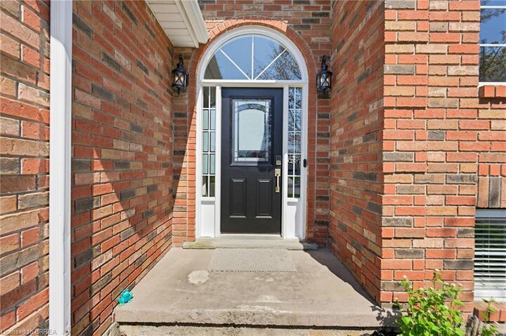 Property Photo:  60 St. Patrick'S Drive  ON N3T 6L4 