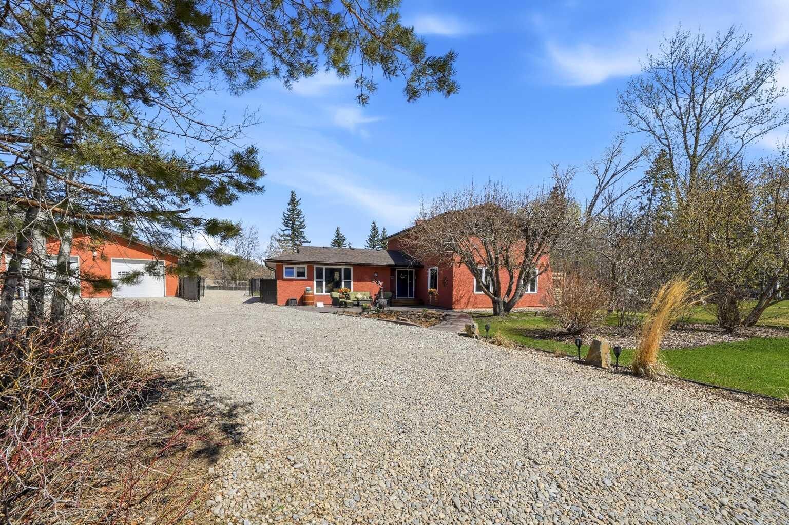Property Photo:  39026 Range Road 275 55  AB T4S 2A9 