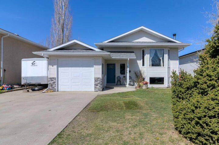 Property Photo:  2404 9 Street  AB T1M 1N5 