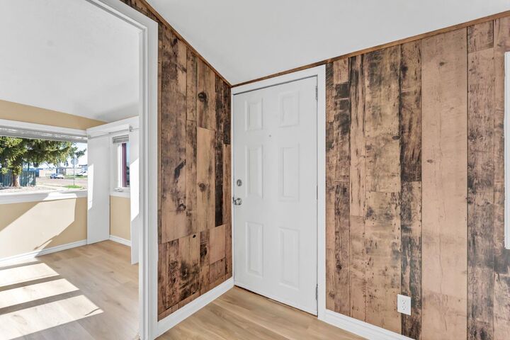 Property Photo:  25 4 Street NE  AB T0J 2P0 
