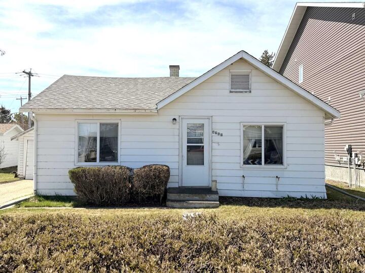 Property Photo:  4717 49A Avenue  AB T4L 1N4 