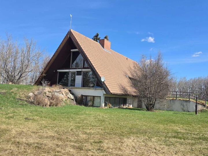Property Photo:  272128 Range Road 291 NE  AB T4A 2V7 