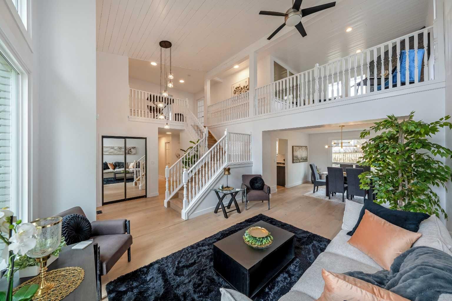 Property Photo:  40 Edforth Road NW  AB T3A 3V7 
