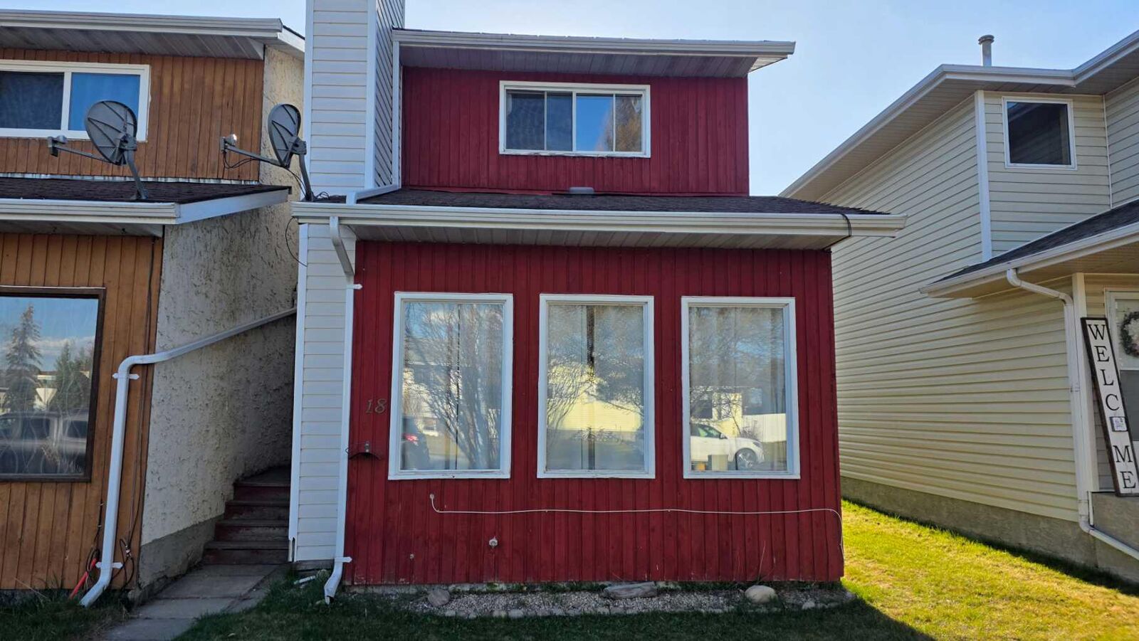 Property Photo:  18 Cochrane Road  AB T7S 1C2 