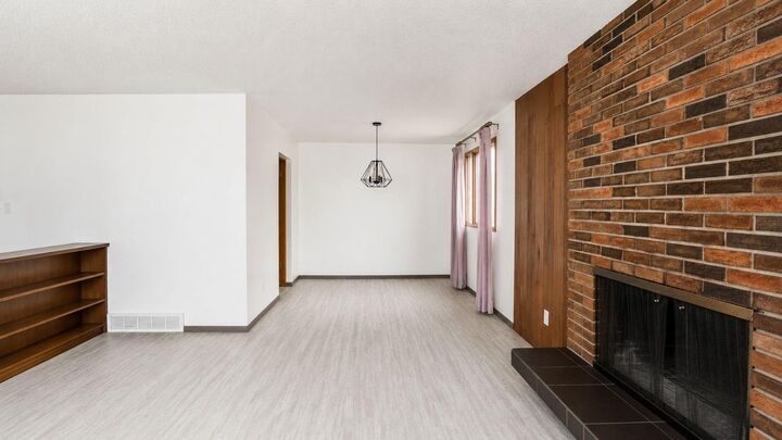 Property Photo:  4323 49 Street NE  AB T1Y 2Z2 