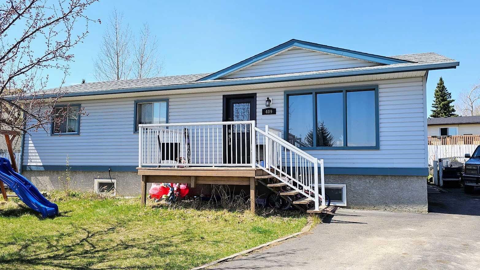 Property Photo:  409 400 Southridge Place  AB T0M 0W0 