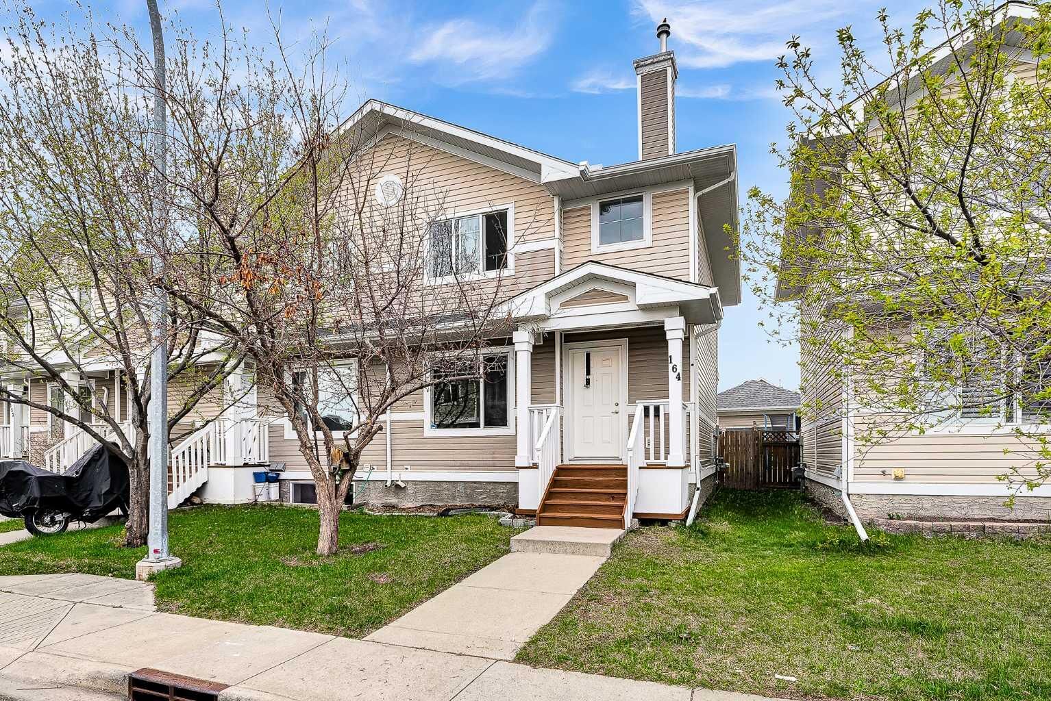 Property Photo:  164 Bridleridge Gardens SW  AB T2Y 4L4 