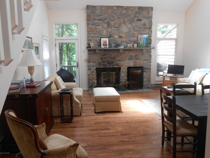 Property Photo:  2169 Oak Hill Hill  PA 18323 