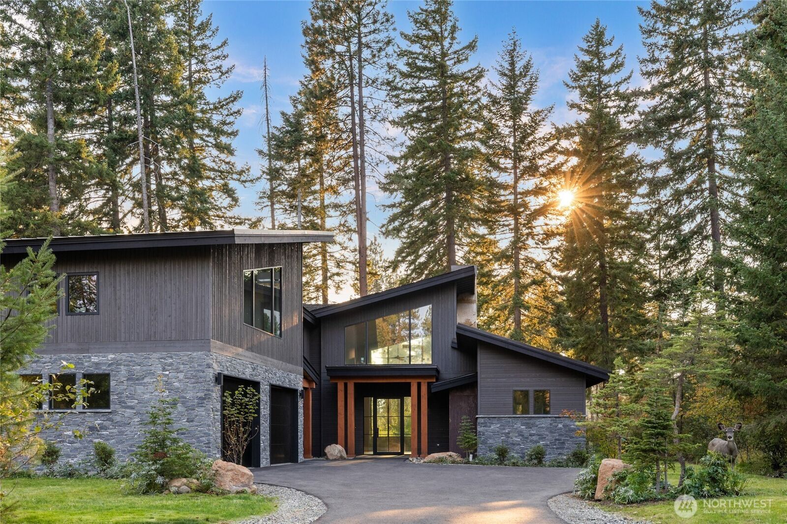 Property Photo:  610  Spragger Way  WA 98922 