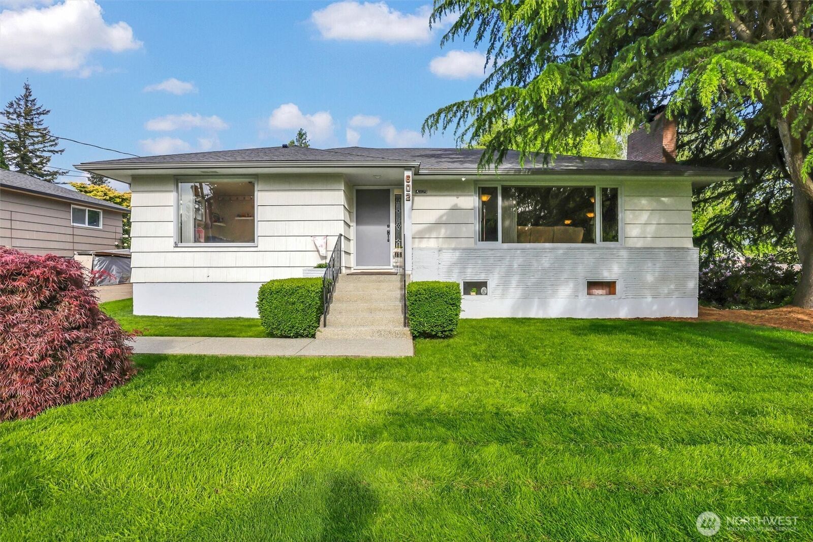 Property Photo: 602 N 16th Avenue WA 98626