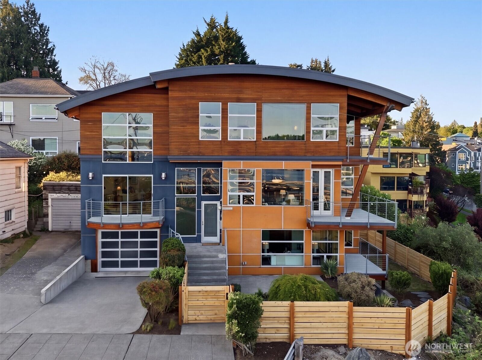 Property Photo:  2506 N 38th Street  WA 98103 