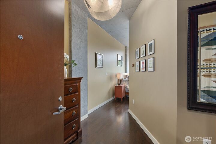 Property Photo:  2720  3rd Avenue 509  WA 98121 