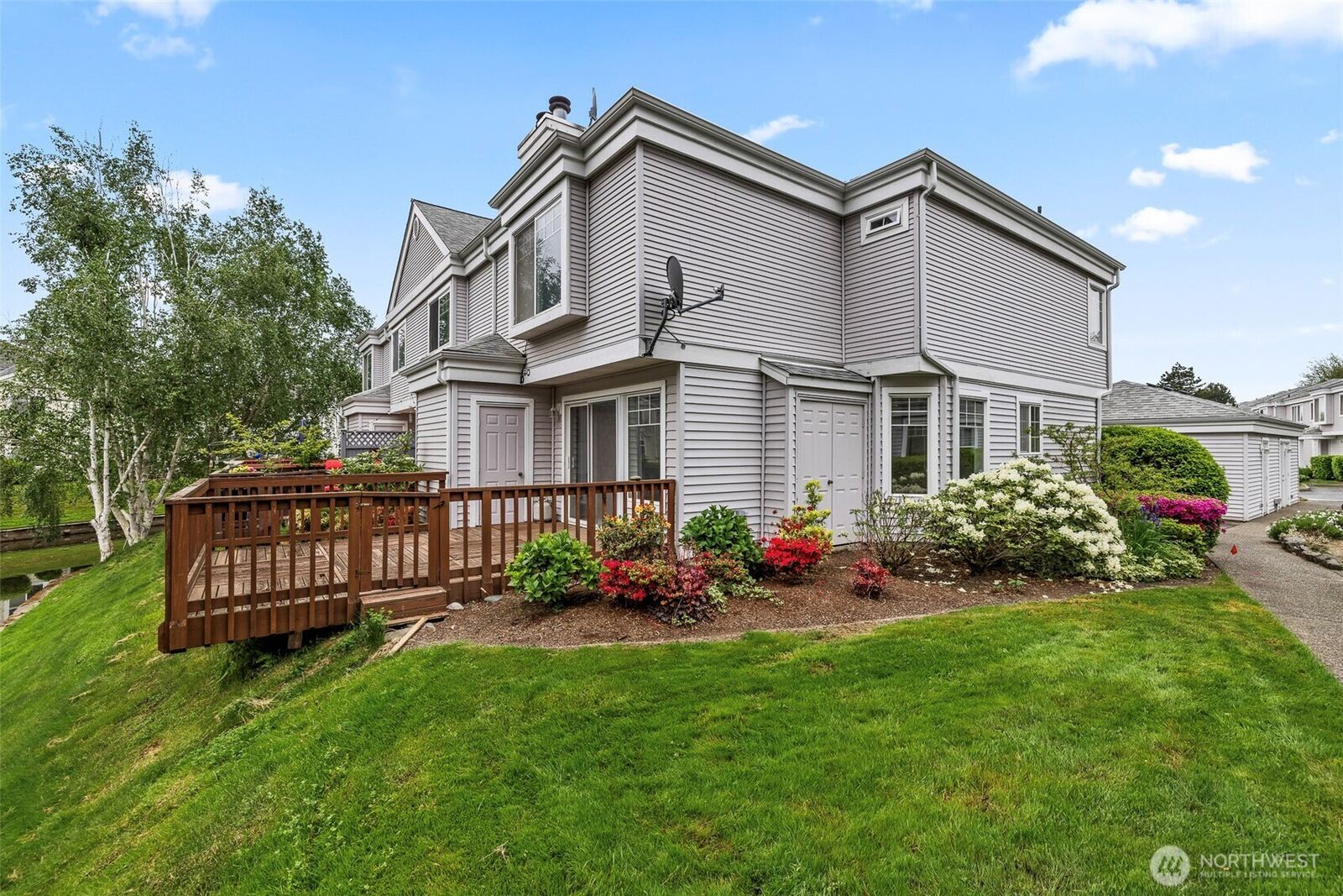 Property Photo:  5410 S 236th Place  WA 98032 