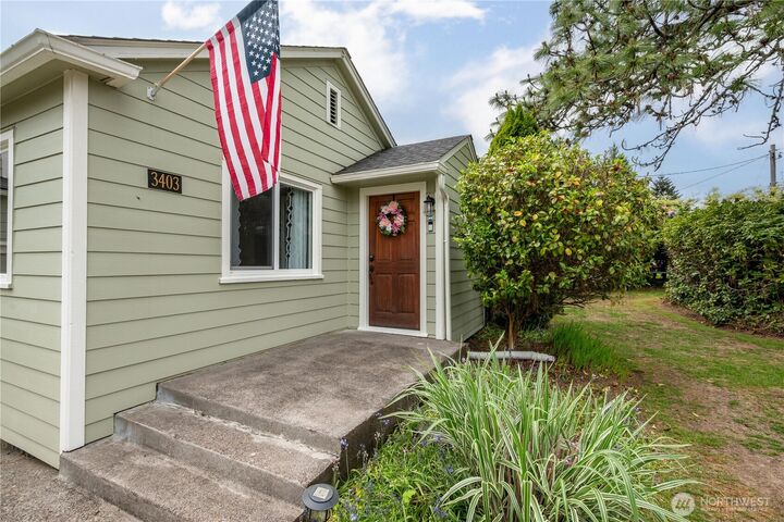 Property Photo:  3403  Columbia Heights Road  WA 98632 