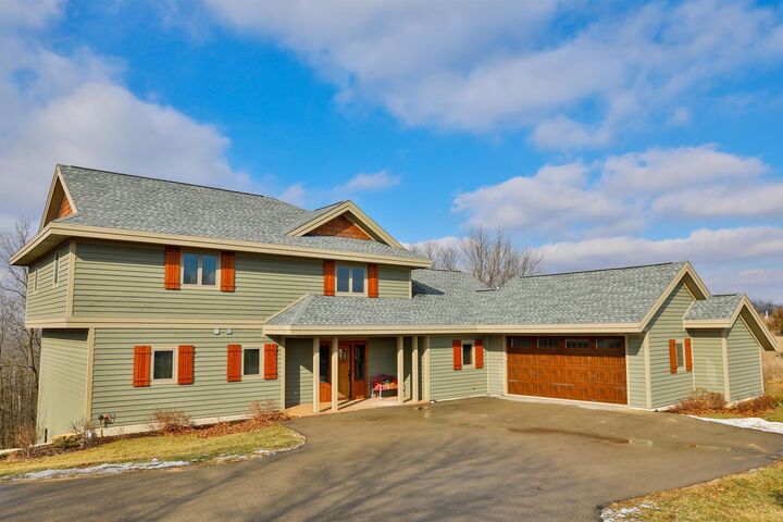 Property Photo: 124 Blackhawk Trace IL 61036