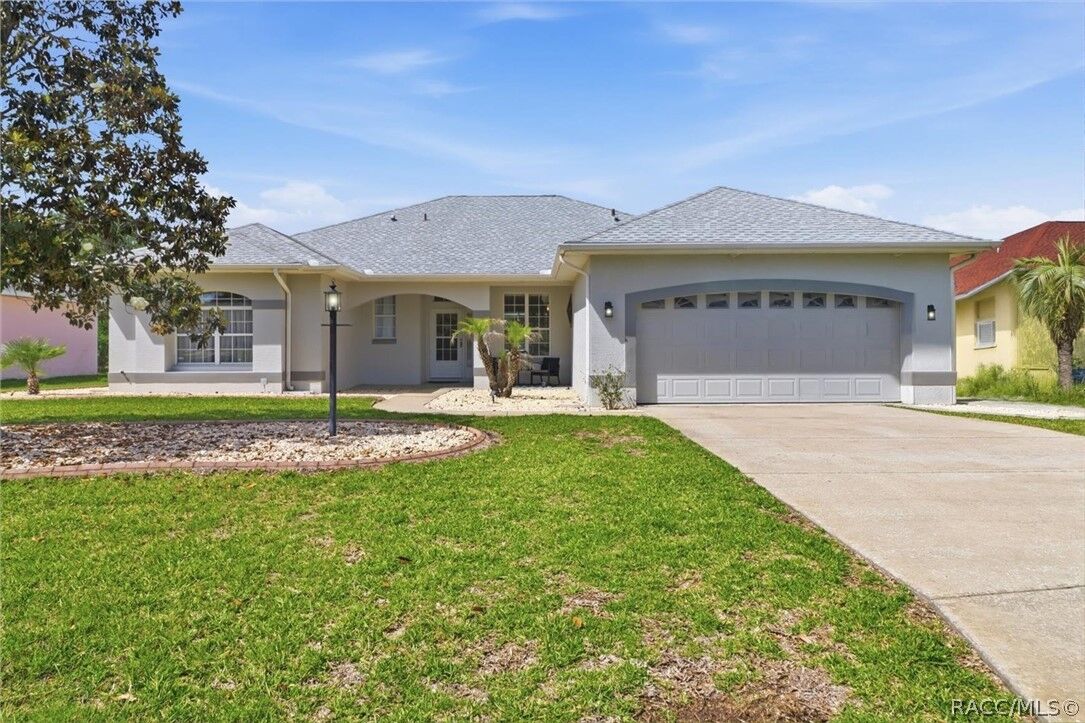 Property Photo:  434 W Crestmont Court  FL 34465 