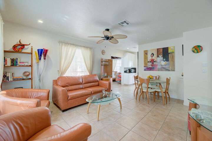 Property Photo:  1136 NE 17th Way  FL 33304 
