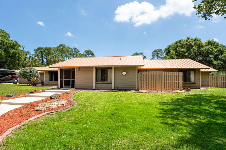 Property Photo:  11001 SW Hawkview Circle  FL 34997 