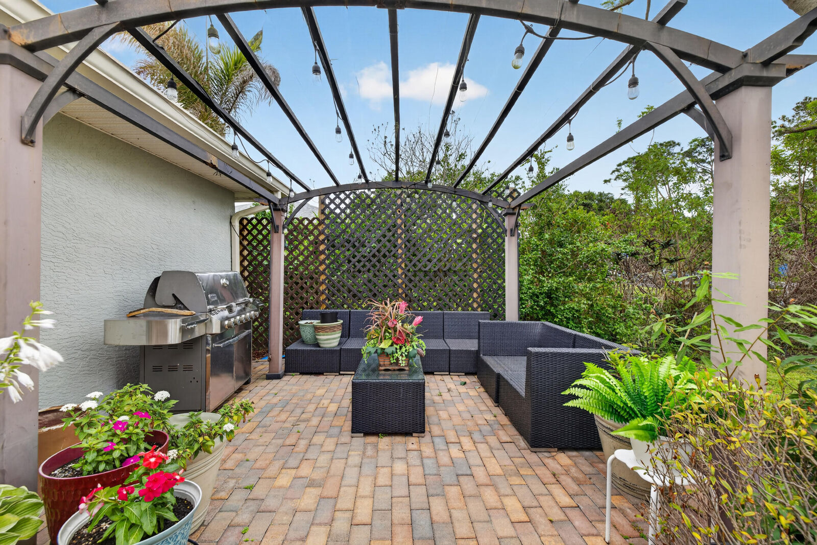 Property Photo:  5606 Silver Oak Drive  FL 34982 