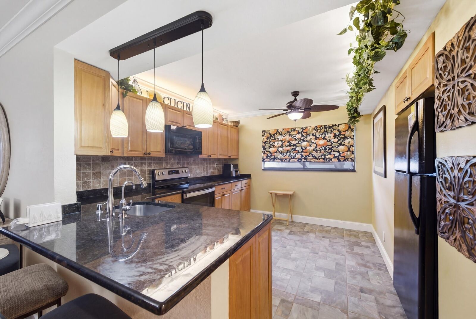 Property Photo: 15301 Pembridge Avenue 44 FL 33484