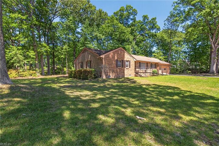 Property Photo:  600 Larkspur Rd  VA 23703 
