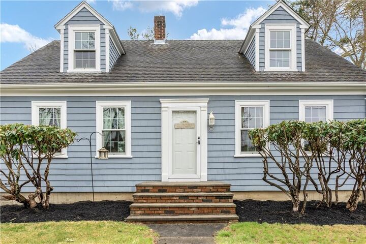 Property Photo:  80 Kingswood Road  RI 02809 