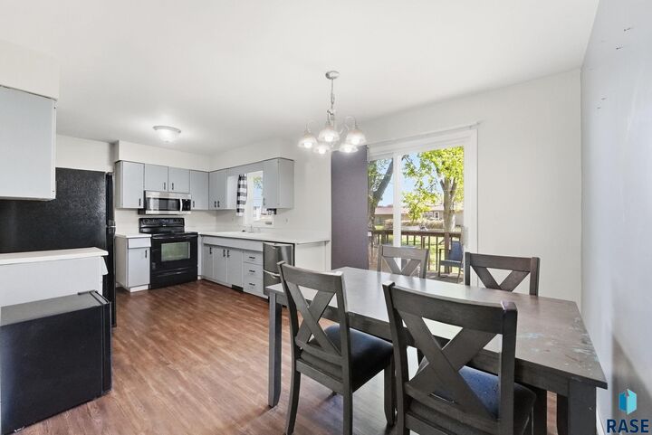 Property Photo:  4509 W 37th St  SD 57106-0901 