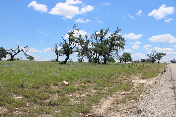 Property Photo: 135 Pack Saddle Ln TX 78624