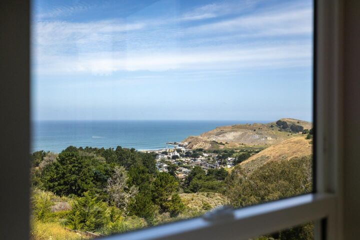 Property Photo: 819 Fassler Avenue CA 94044