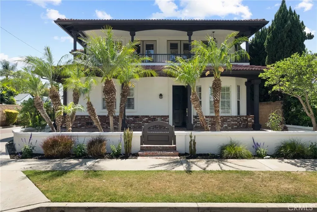 Property Photo:  267 Mesa Dr  CA 92627 
