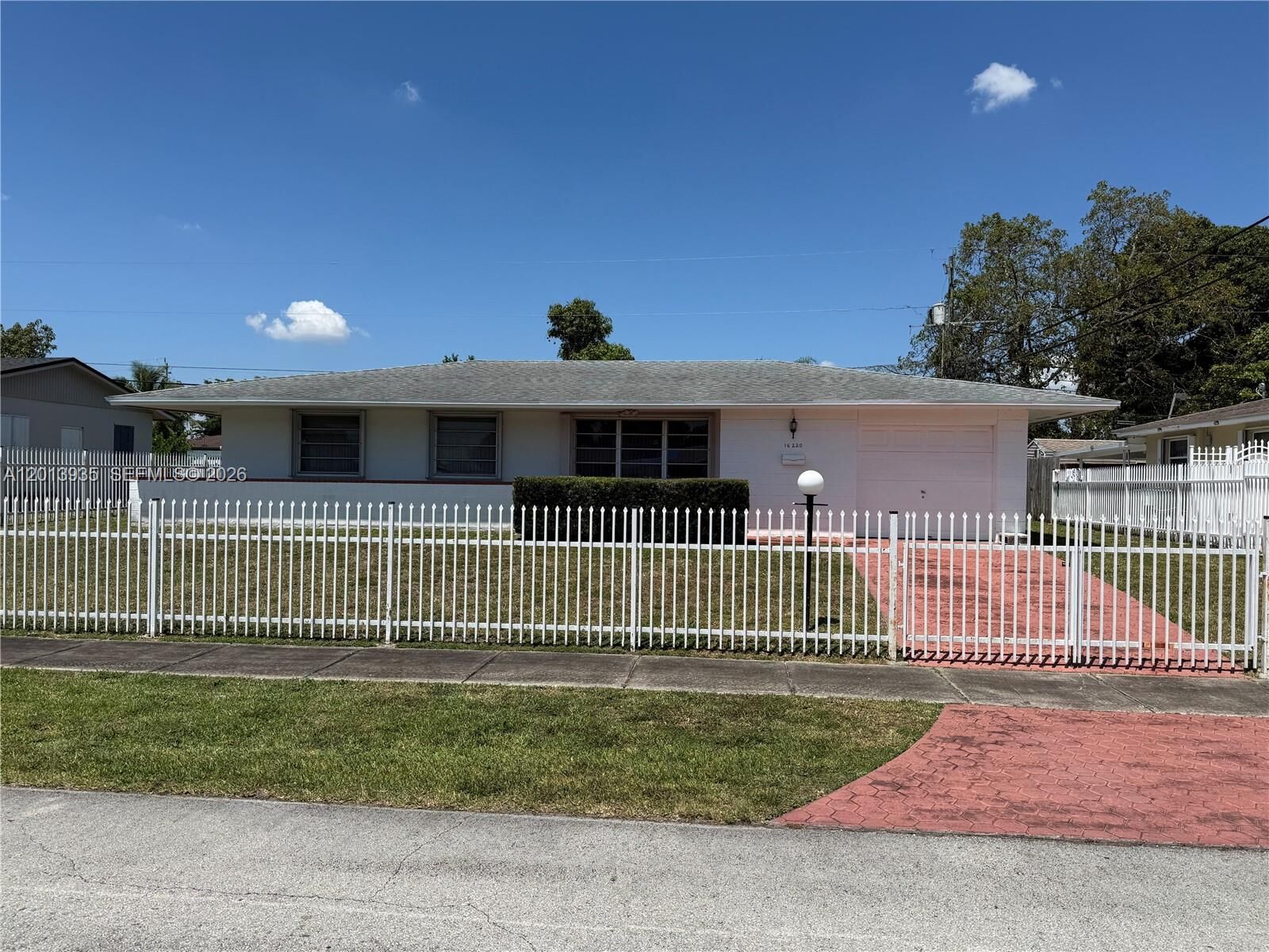 Property Photo: 16220 SW 101st Ave FL 33157