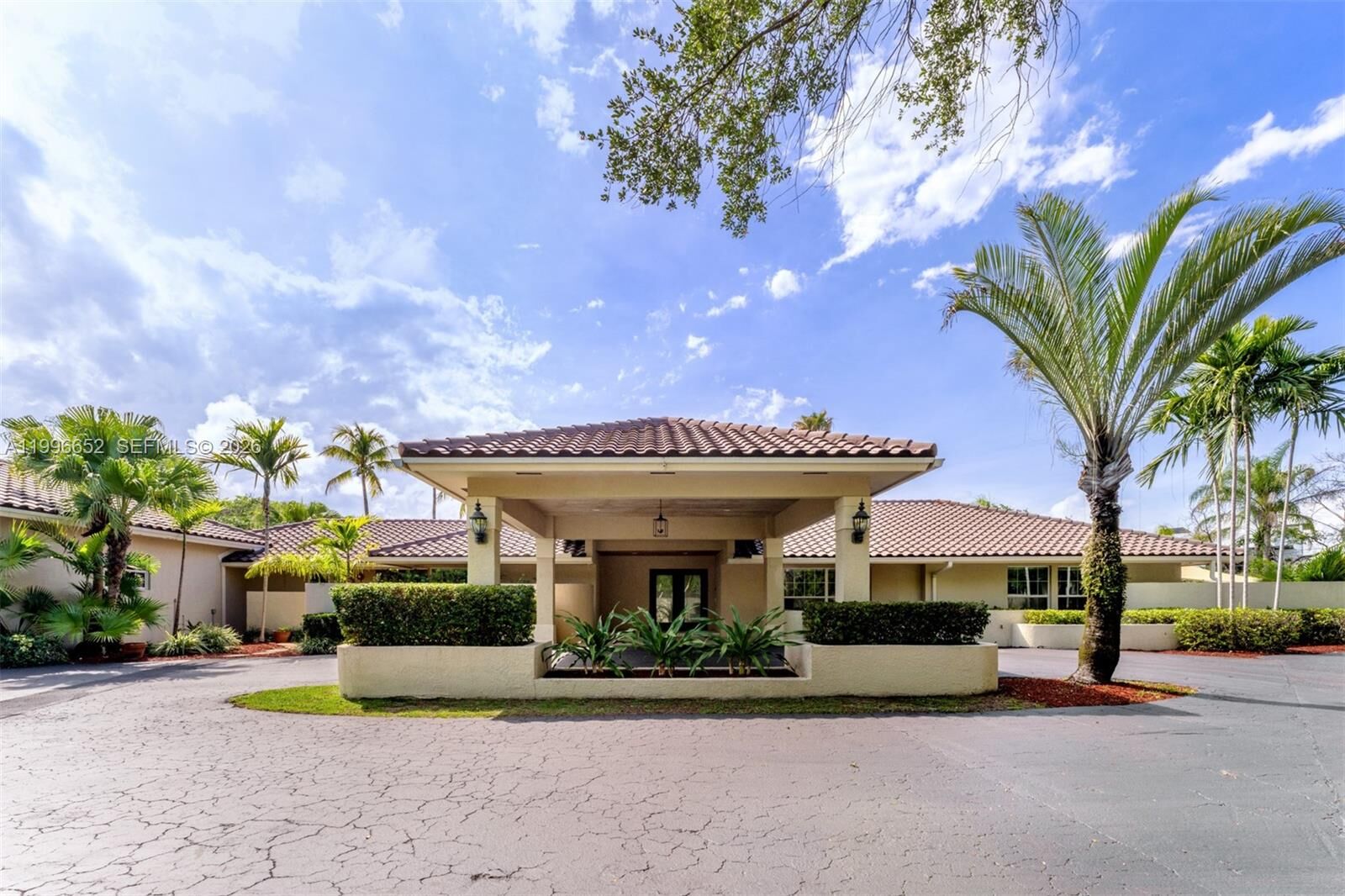Property Photo:  7201 SW 174th St  FL 33157 