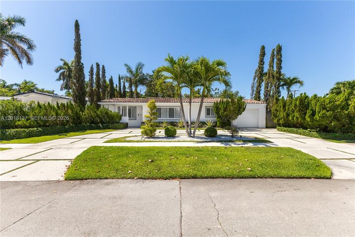 Property Photo:  2010 Alamanda Dr  FL 33181 
