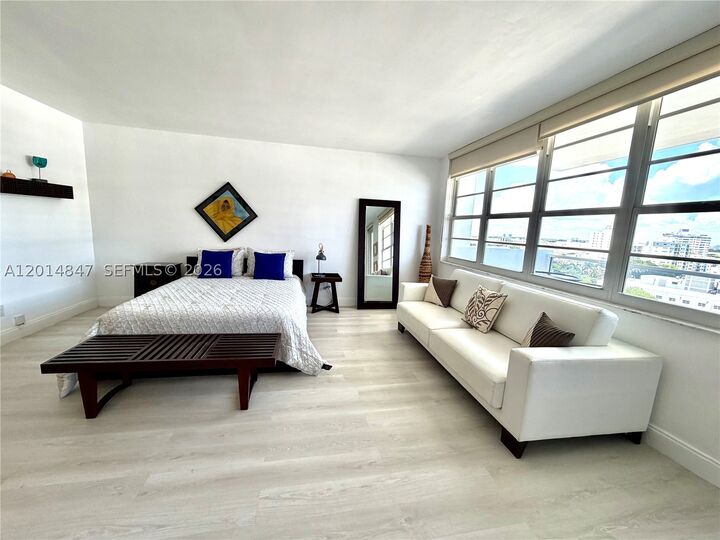 Property Photo:  100 Lincoln Rd 1012  FL 33139 